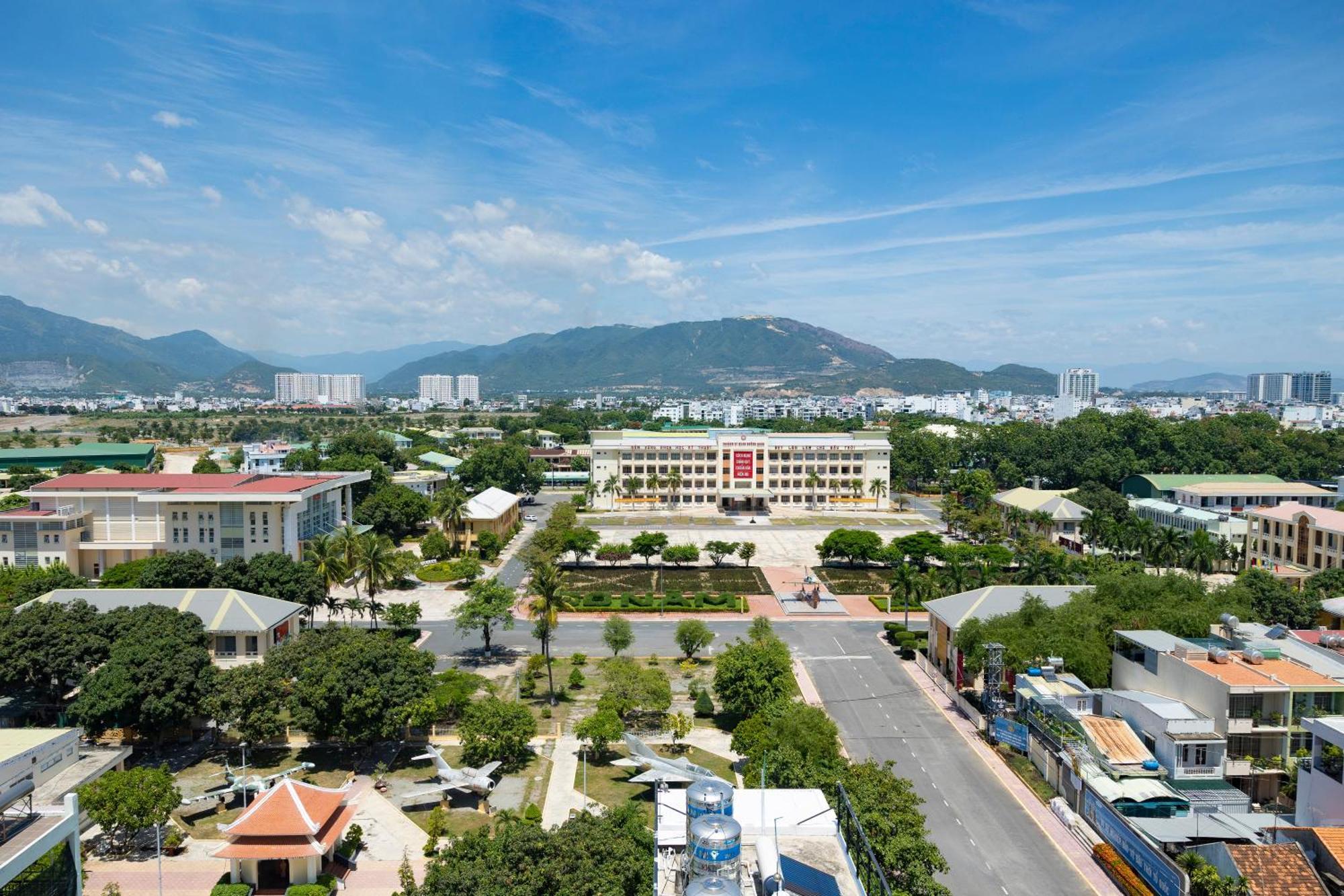 Skylight Hotel Nha Trang Exterior foto